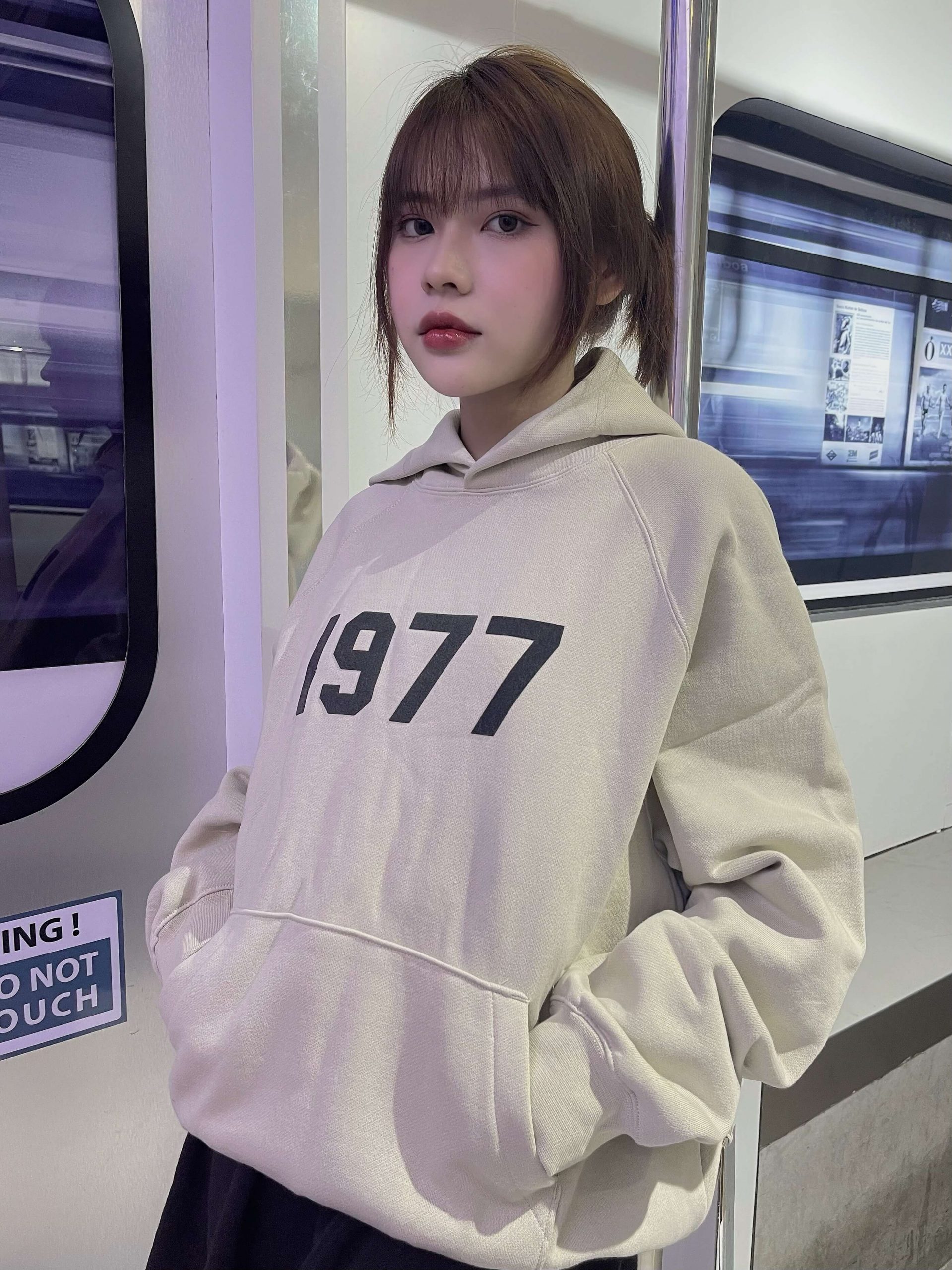 1977 hoodie essentilals