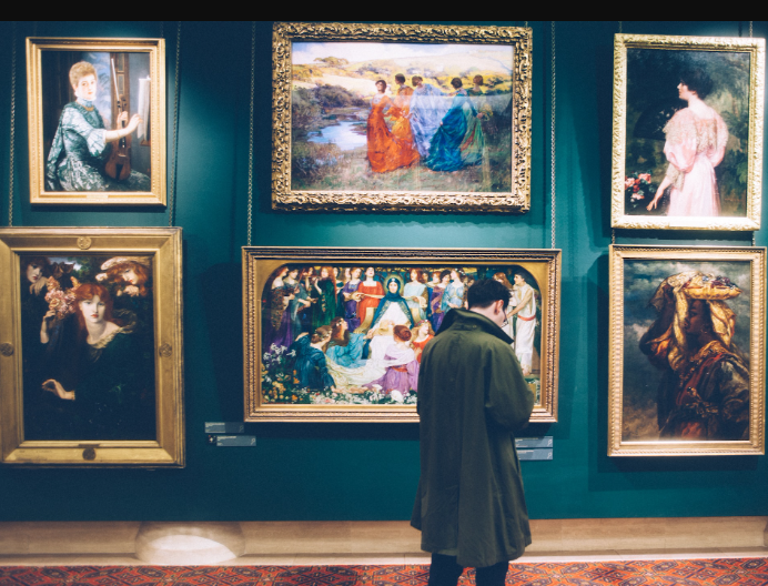 Advantages of Buying Art Online vs. Traditional Galleries