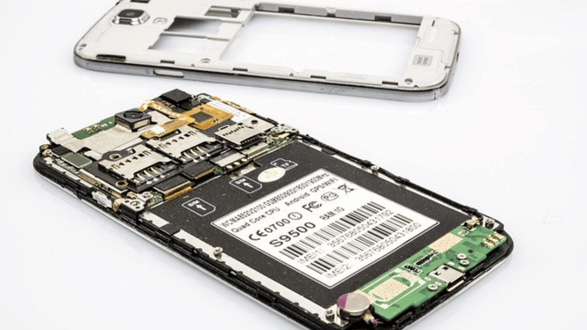 iPhone Battery Replacement Dubai