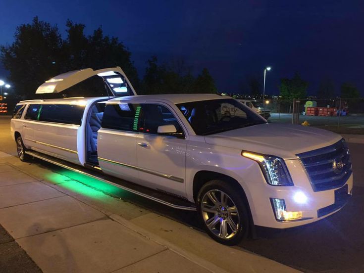 How much does it cost to rent a limo for a few hours?