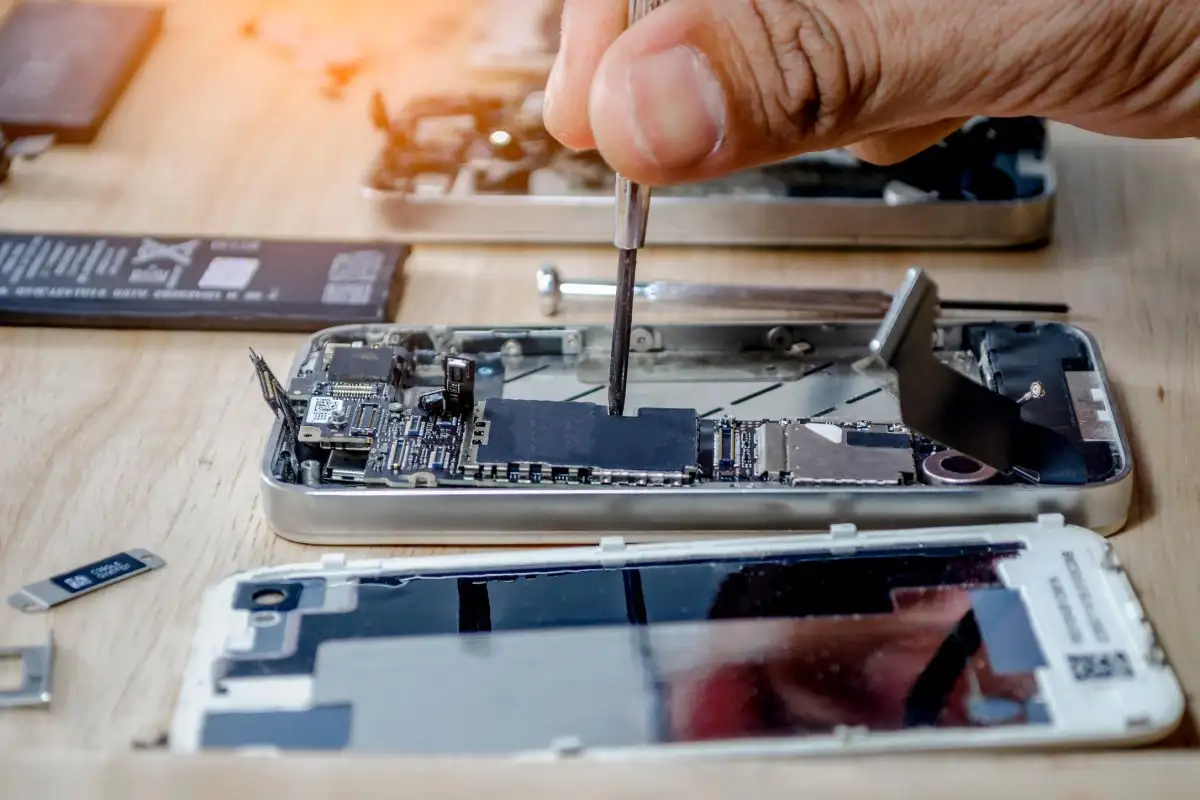 iPhone Repair Dubai