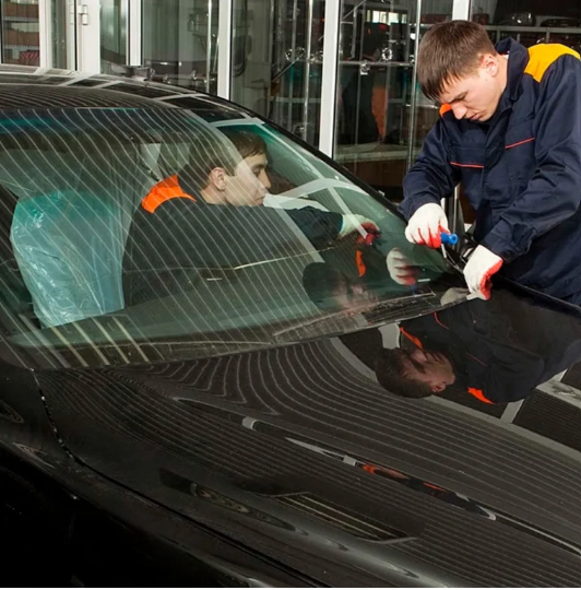 5 Signs You Need Auto Glass Professionals to Inspect Your Car